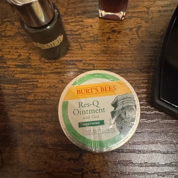 Grab Bag #6. CHANEL Lumière de l'Océan Illuminating Powder, ect - Picture 3 of 11